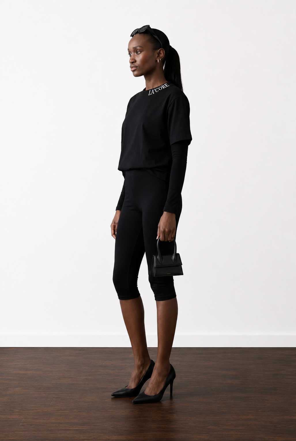 Women’s black collar mark T-shirt