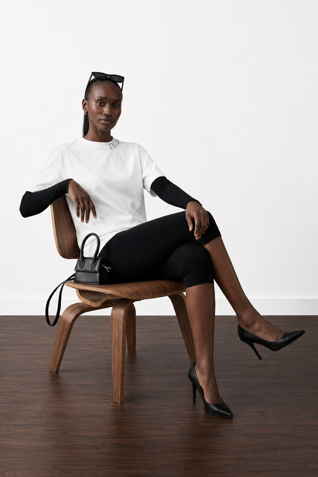 Women's collar mark T-shirt